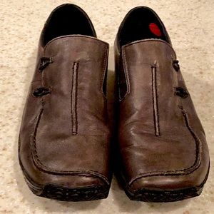 Reiker slip on loafer.